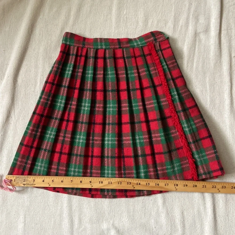 VINTAGE WOOL Skirt Kilt Mini pleated Irish Scottish Gingham Plaid Red Green